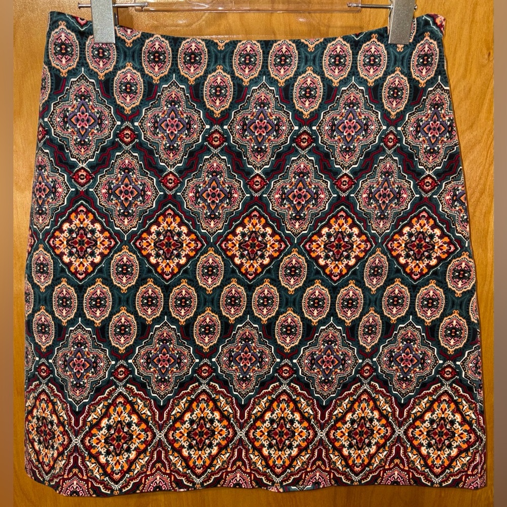 LOFT teal/maroon paisley print corduroy knit a-line skirt Size 6 side zipper